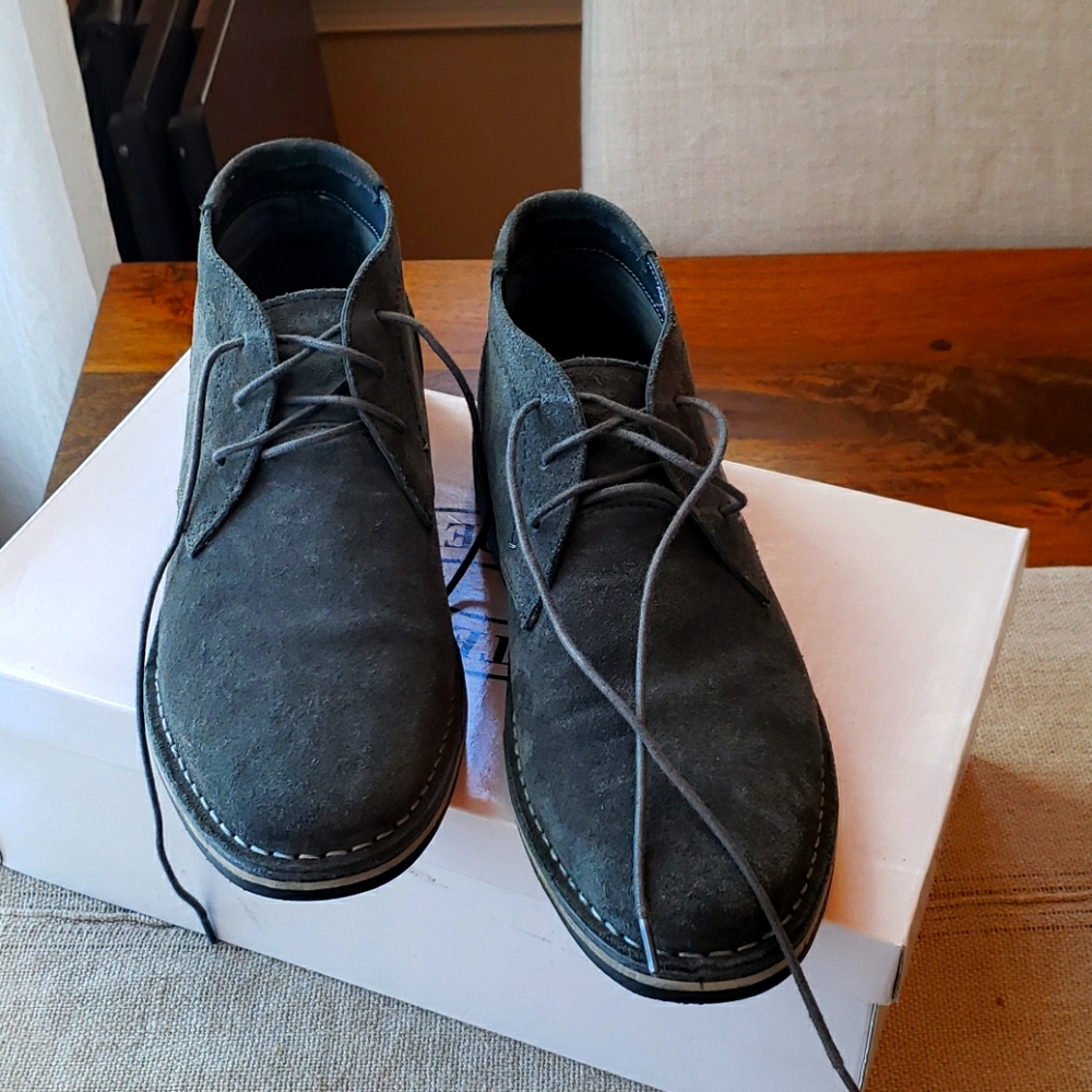 Steve Madden gray chukka boots
